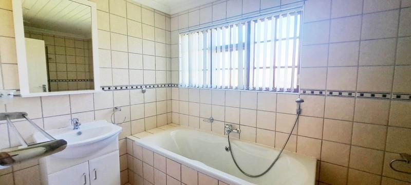 To Let 3 Bedroom Property for Rent in Heather Park Western Cape